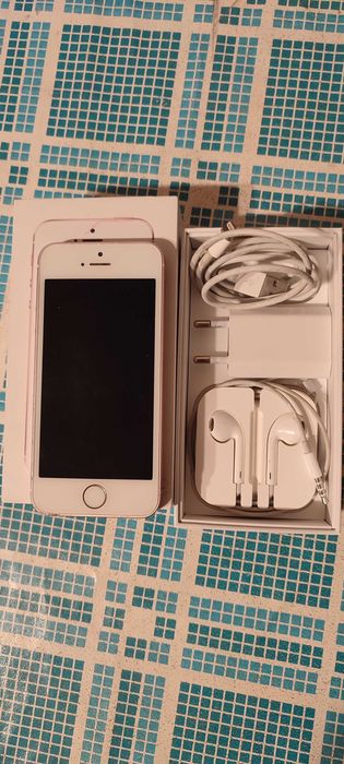 iPhone se 1 поколения.