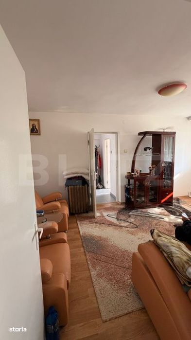 Apartament 2 camere, semidecomandat, 55 mp, zona Regiment 11 Siret