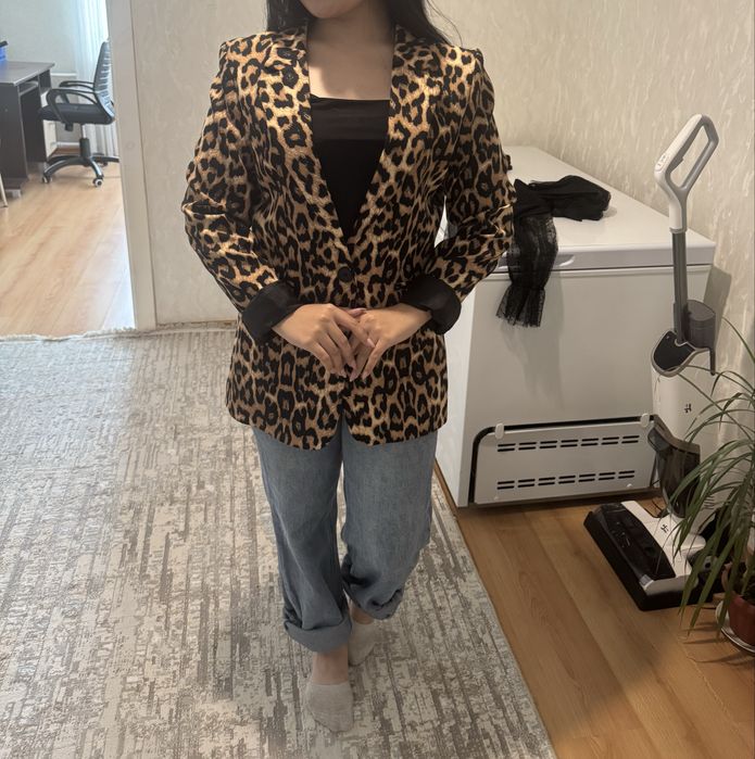 Продам платья, накидку, блузки, пиджак