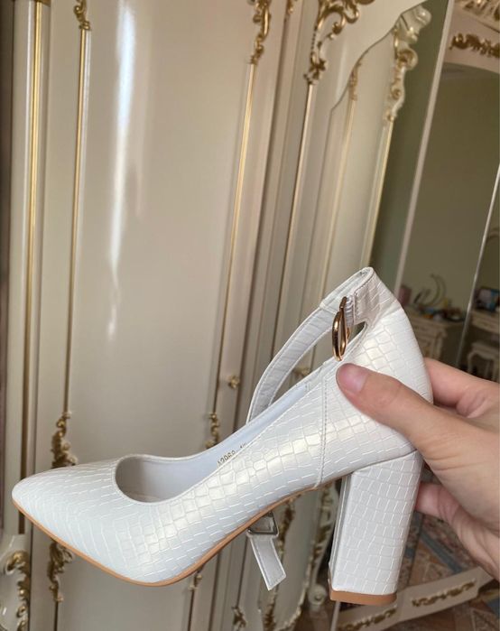 Туфли белый