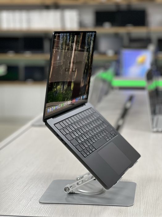Свежий MacBook Pro M5 | акб 100%
