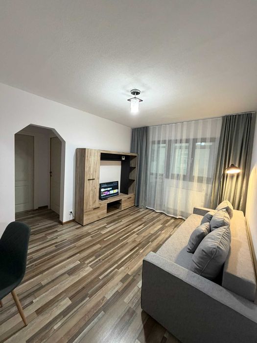 De închiriat - Apartament 2 camere Breaza, zona blocuri Liceul Militar