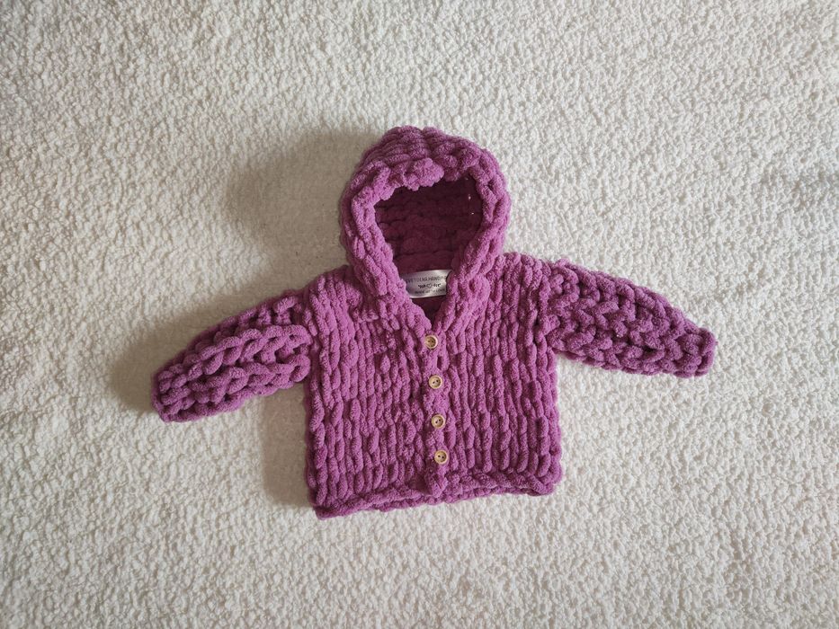 Ръчно плетени жилетки, чанти, одеяла, играчки и други