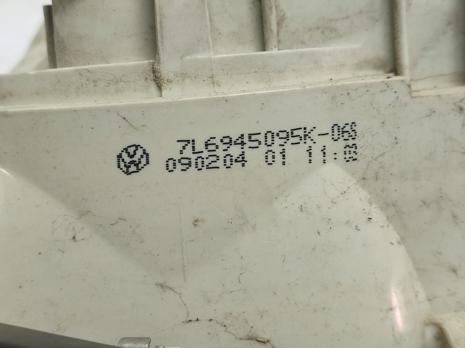 Stop stanga 7l6945095k Volkswagen VW Touareg generatia 1 7L  [din 2002 pana  2007]