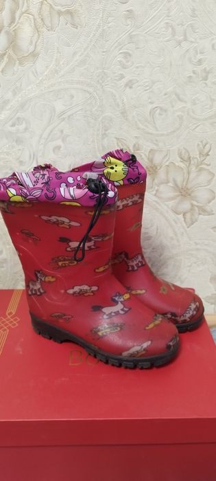 Продам детские коньки