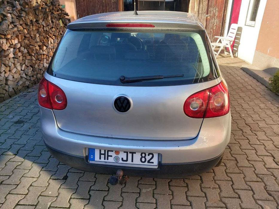 VW Golf 5 – 1.9 TDI, economic, argintiu, model 12/2006