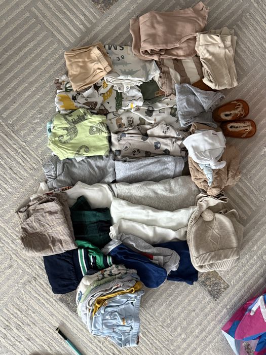Два пакета детских вещей