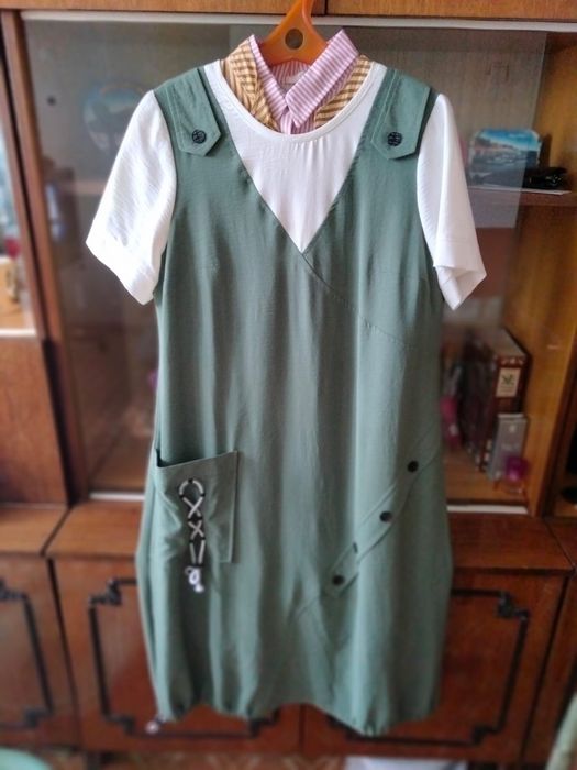 Женские вещи разные.