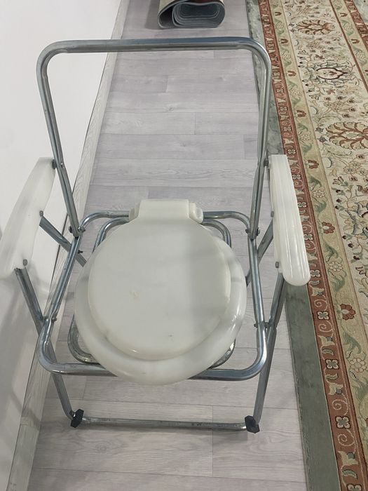 Кресло туалет унитаз