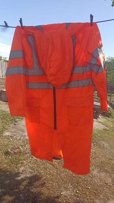 Спецовкий одежда ботинкий дождевик  жилеты