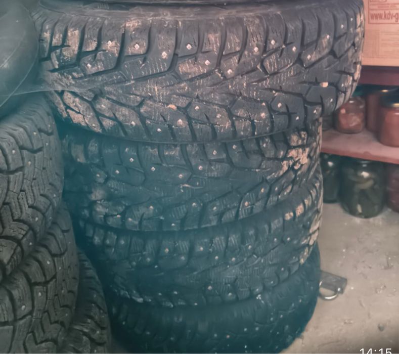 Продам шины 205/65R15