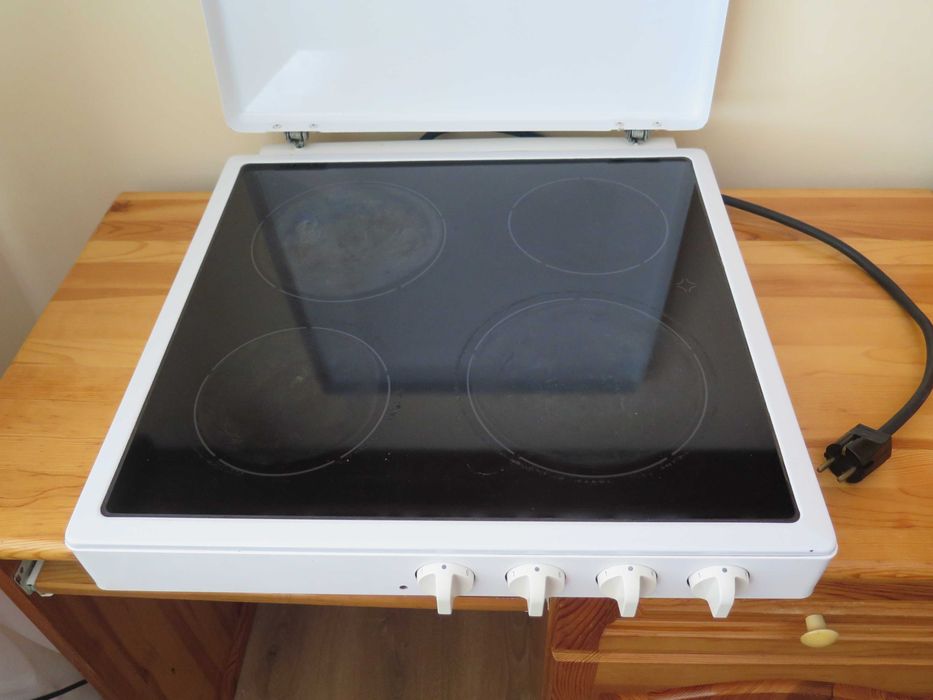 Kерамичен котлон 4 зони- не е за вграждане