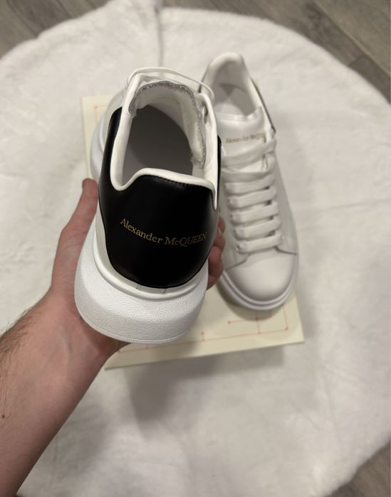 Adidasi Alexander MQueen White