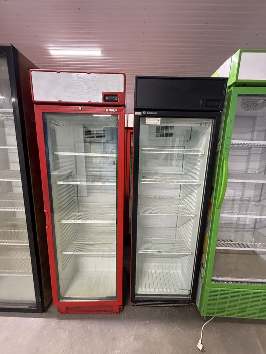 Продам холодилники в харошенм состаяние