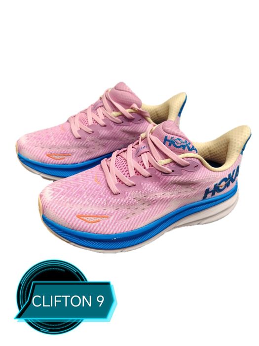 H  O  K  A       Дамски  обувки за бягане и спорт.