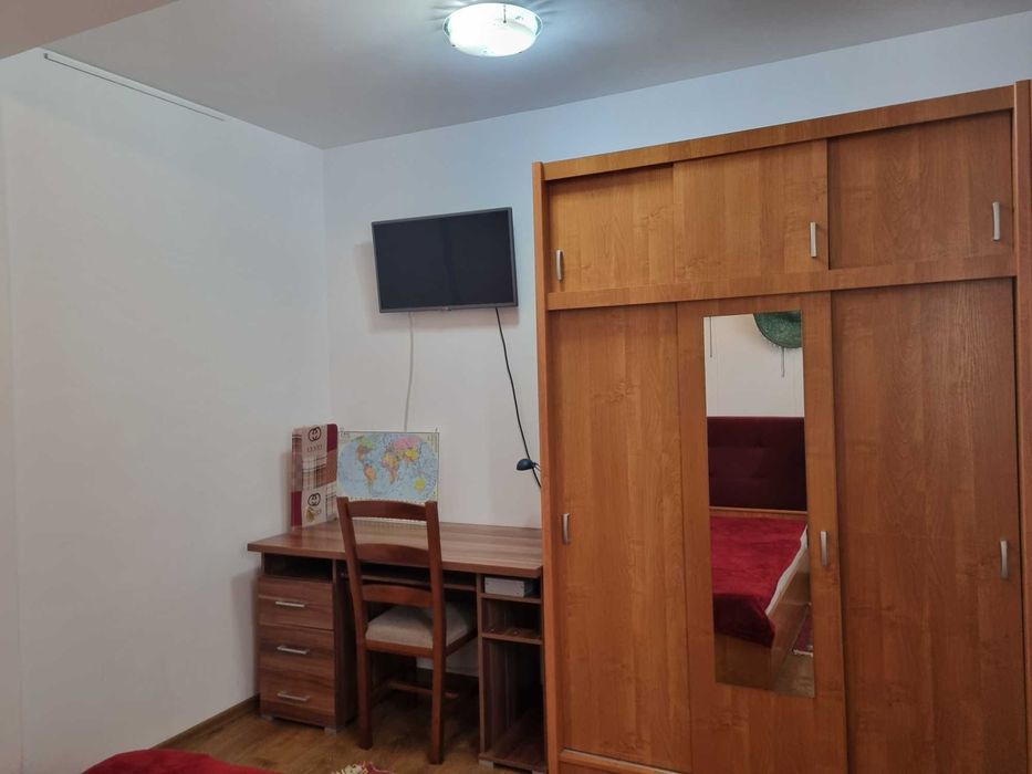 Inchiriez apartament 3 camere, 100mp, in vila, cu terasa si gradina