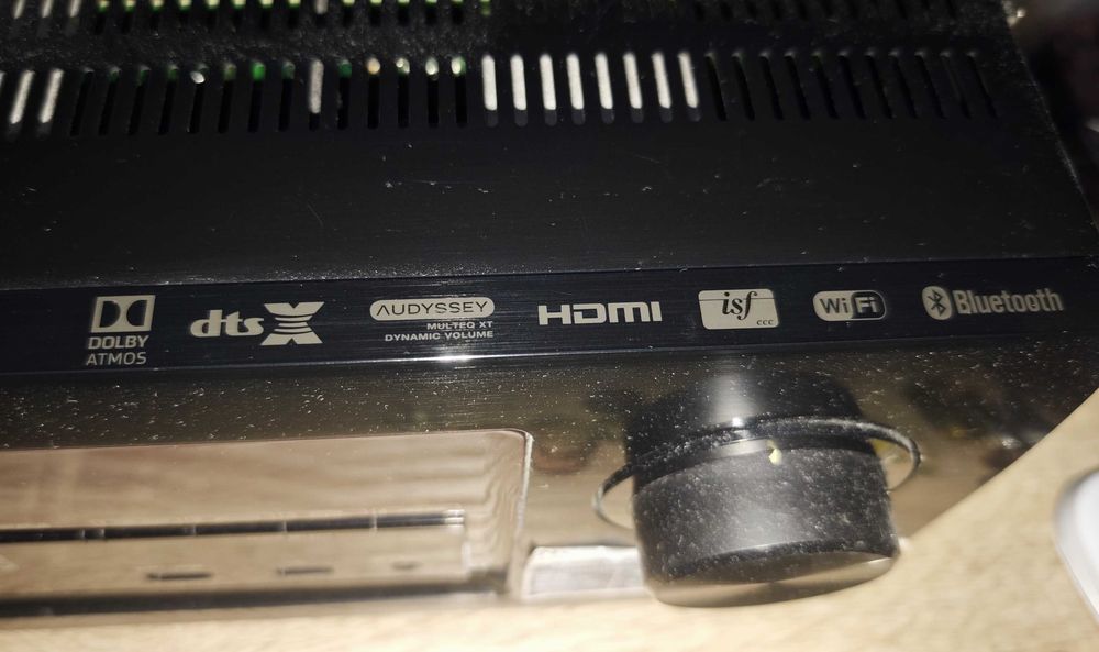 Продавам Denon AVR-X2300W