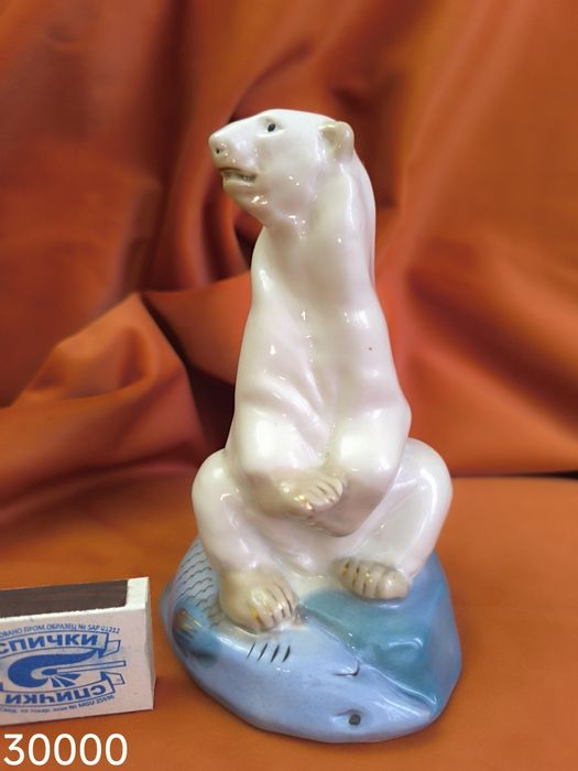 Статуэтки, фарфор