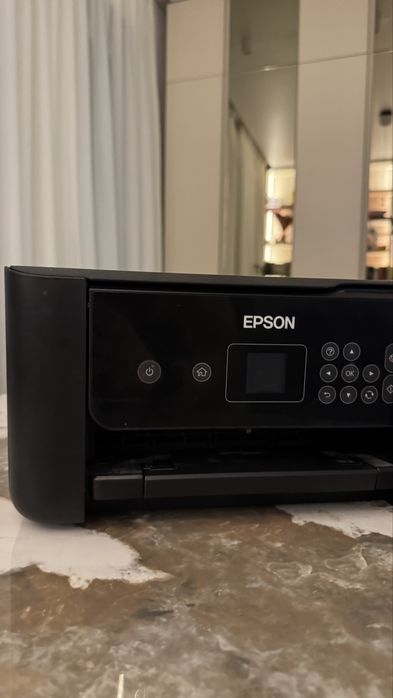 Imprimantă Epson EcoTank L3160 Wi-Fi - Aproape Nouă (sub 200 pagini)