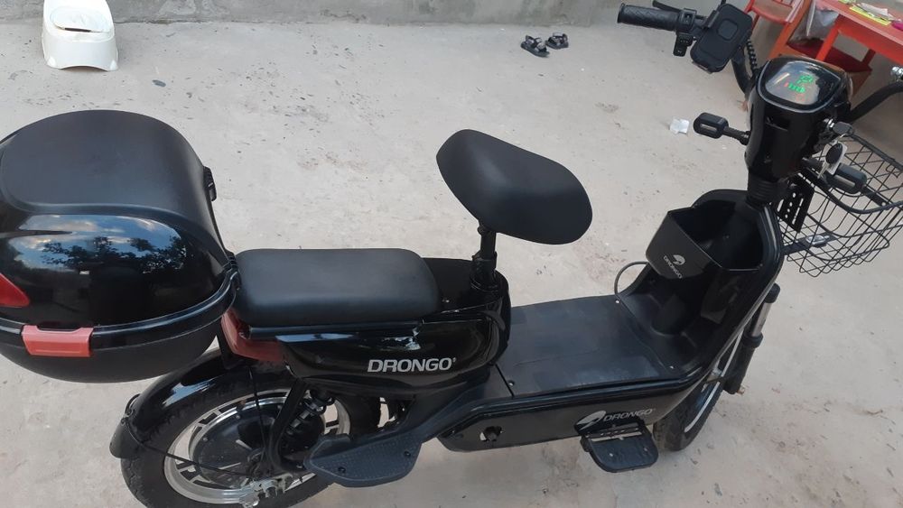 Skuter elektr yengi aklumulator qo'yilgan holati zo'r