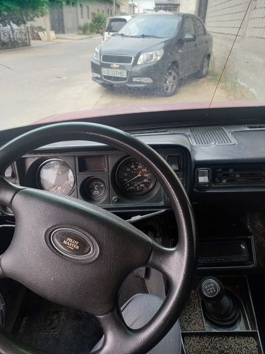 Jiguli VAZ 2104 Qizil