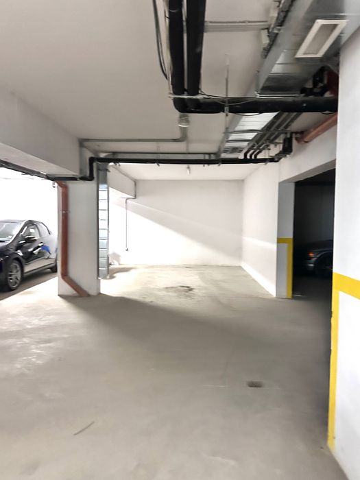 Дава се под наем Гараж / Паркомясто в Варна, Младост 2 - 16 кв.м за 28000 € - Снимка #1