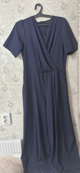 Продам комбинезон женский