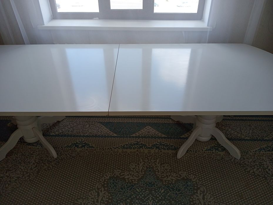 Продам обеденный стол (раздвижной)