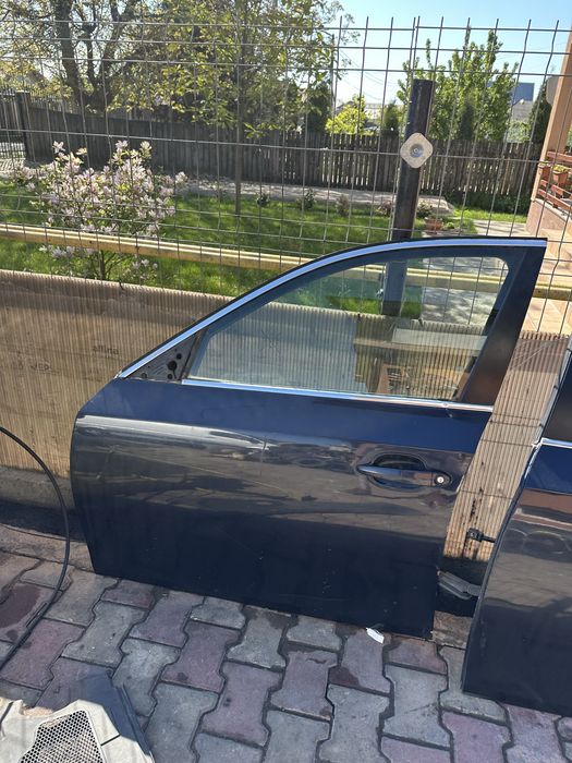 Portiera usa stanga fata portiera usa stanga spate Albastra Bmw Seria 5 E60
