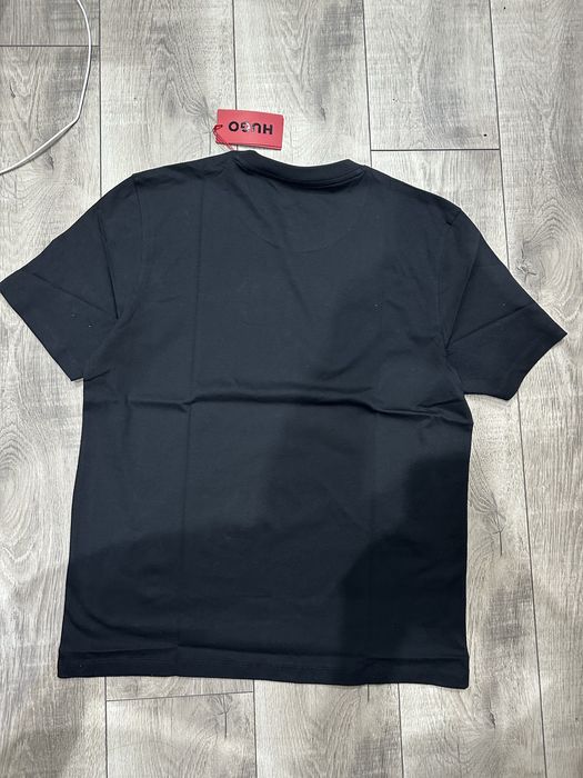 HUGO    тениска