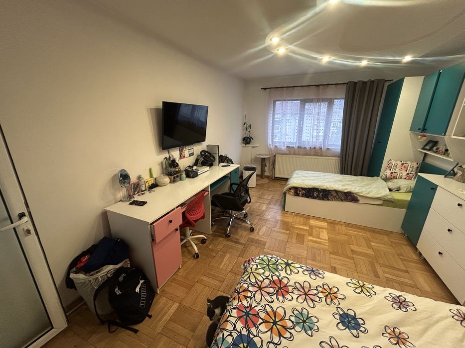 Apartament 2 camere,1 balcon,decomandat,bucatarie open space