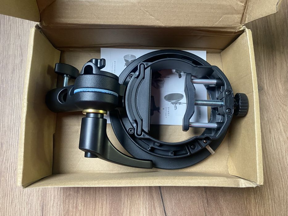 Продам крепление Godox S-type