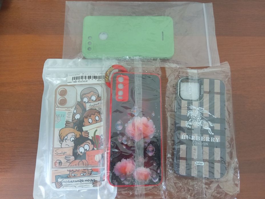 Продаю набор чехлов (4 штуки)