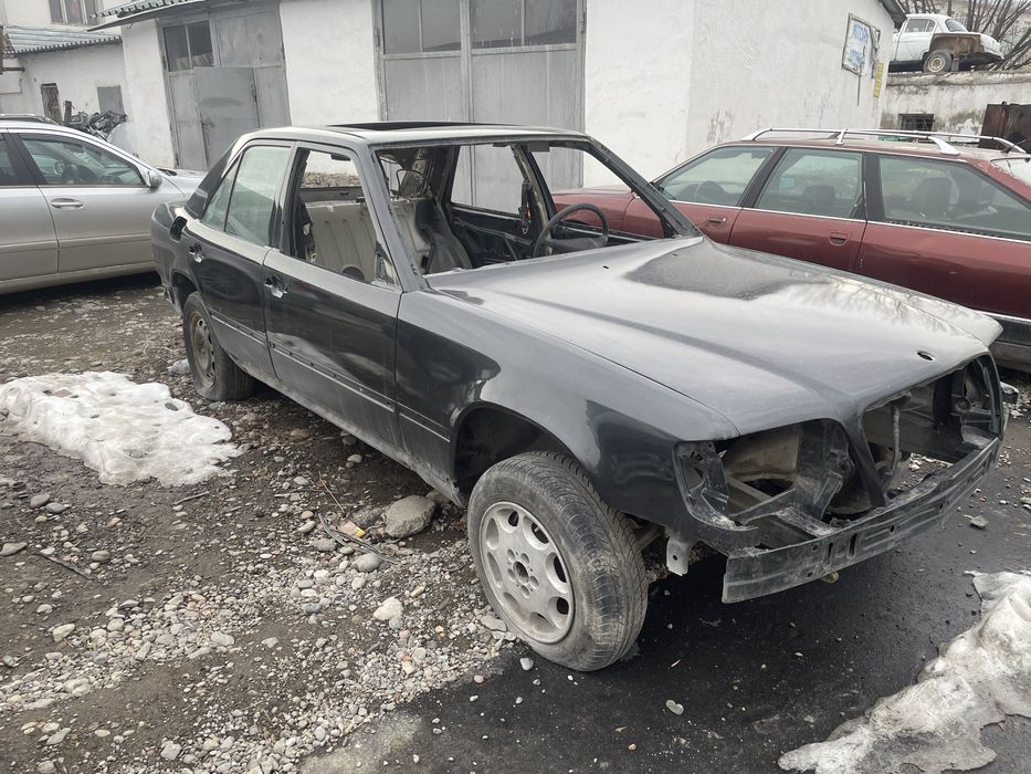 Продам мерс 124 е280