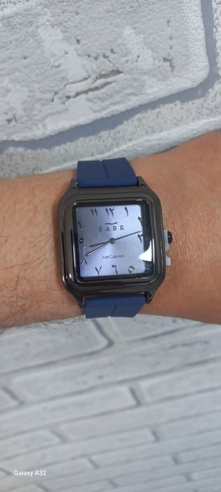 Продам часы новая