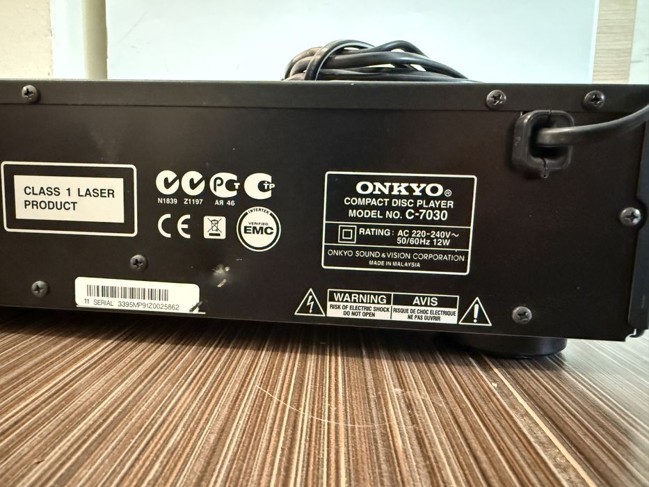 Onkyo C-7030 качествен CD Player