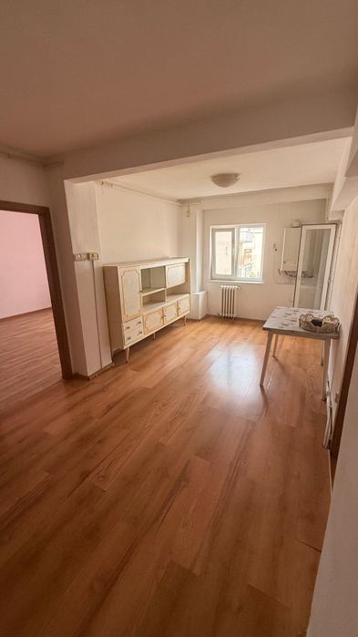 Apartament 2/3 camere zona micro