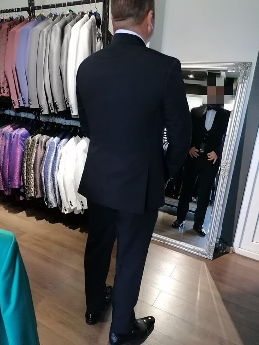 Vând costum ocazii speciale