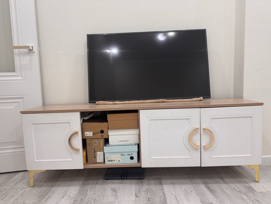 Подставка для телевизора