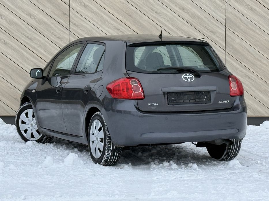 Toyota Auris 1.4 benzina+Gpl