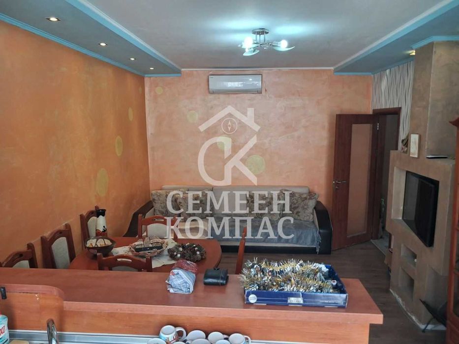 Тристаен апартамент в квартал Кършияка