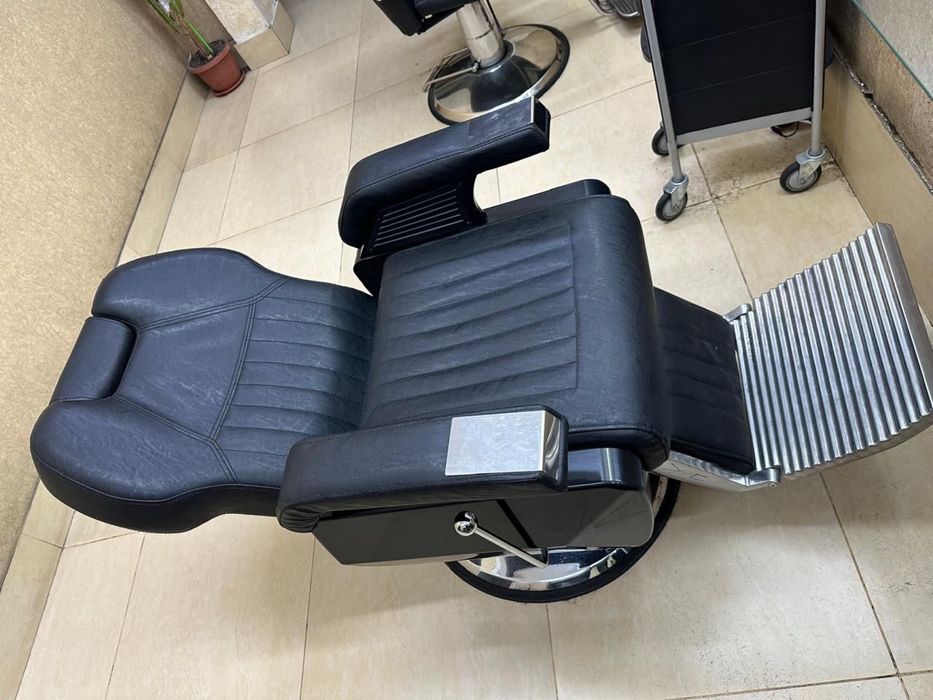 Парикмахерское кресло