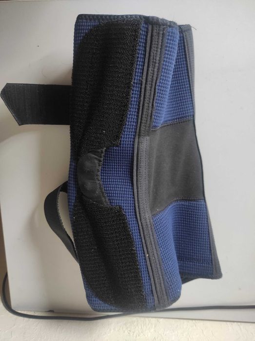 Продам коленный бандаж.