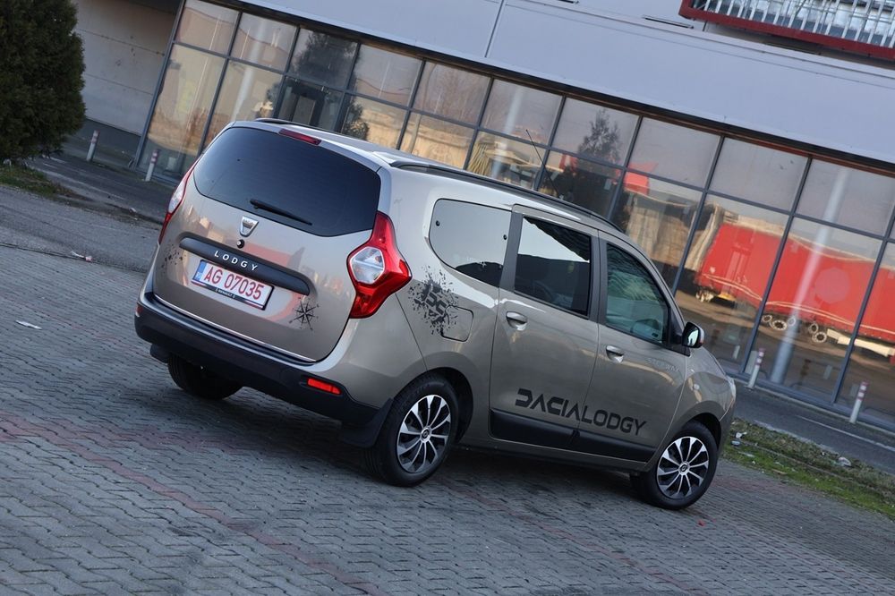 Dacia Lodgy 1.6 benzina // 7 Locuri //Germania