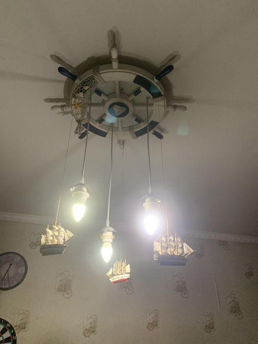 Продам люстру в детскую комнату