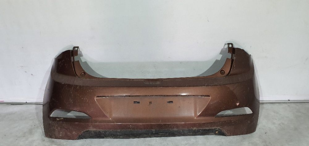 bara spate hyundai i20 2015 cod 86611c8000 defect la o clema