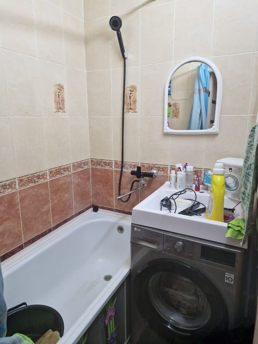 Продам 4 ком.кв в 20 микр.