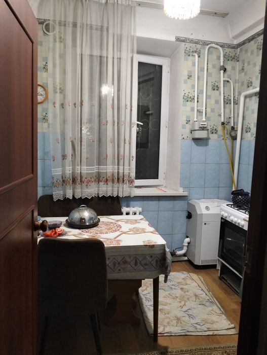 Продается квартира 3 комнатная.