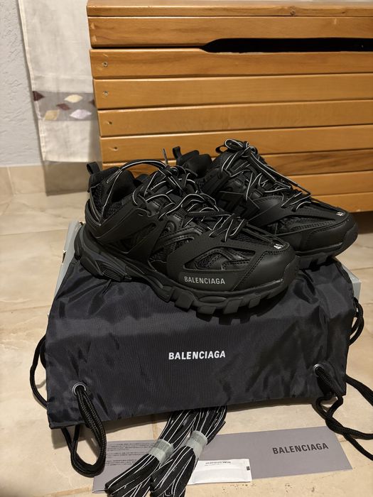 Balenciaga track