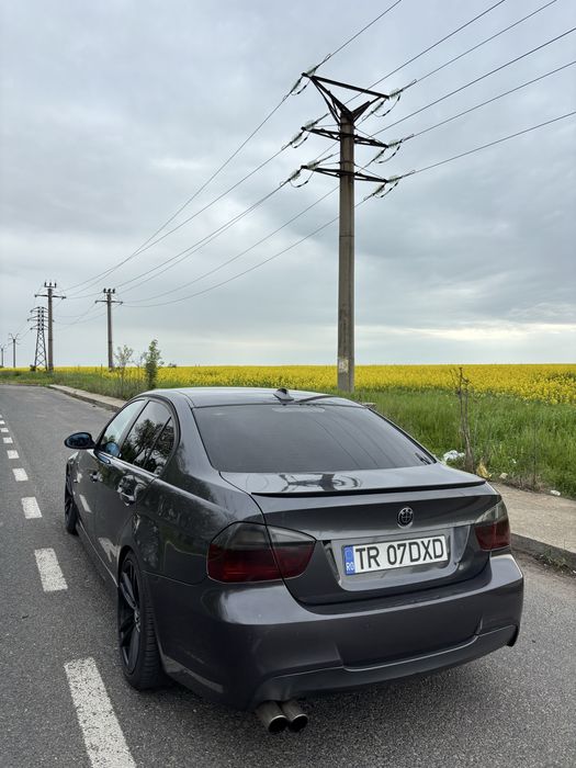 BMW Seria 3 E90 320D automat / M pack / Harman Kardon / Xenon
